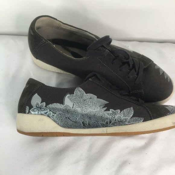 Dankso Olisa Floral Sneakers - Picture 5 of 7